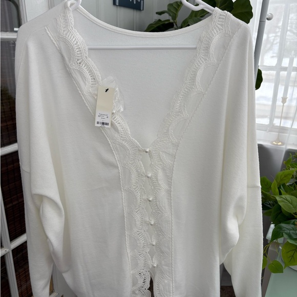 Back Button Top, L, NWT - Picture 7 of 8